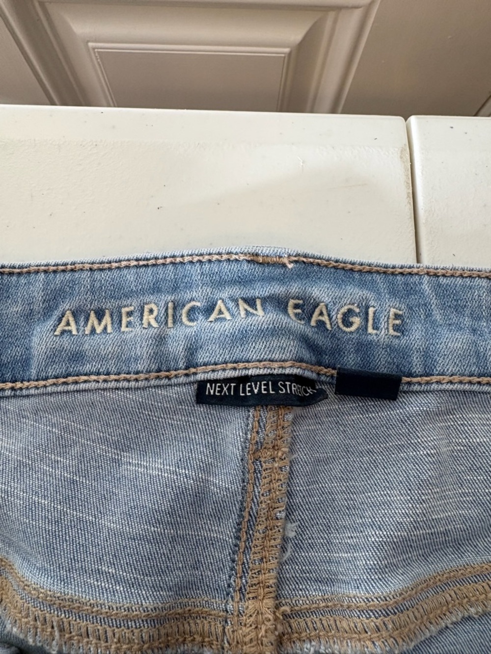 American Eagle Outfitters Light Wash Distressed Skinny Jeans 1922 - Picture 5 of 13